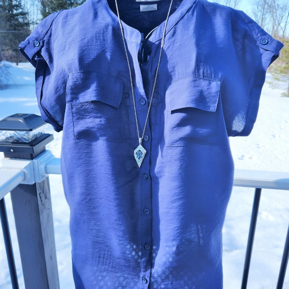 Van Heusen, Navy front button blouse, short sleeves, EUC, size Large